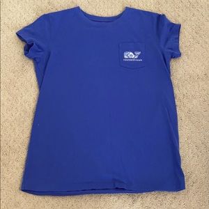 purple/blue vineyard vines tshirt
